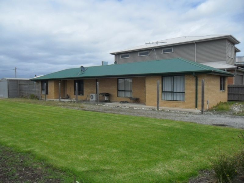 9 Malcalm Avenue, Surf Beach VIC 3922