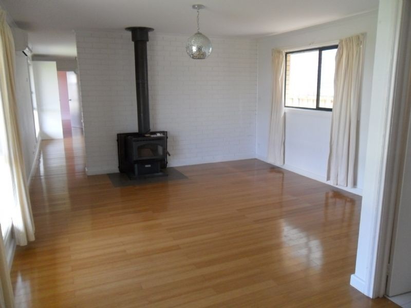 9 Malcalm Avenue, Surf Beach VIC 3922