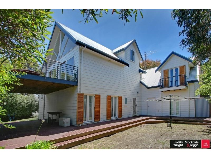 35 Dolphin Drv, Smiths Beach VIC 3922