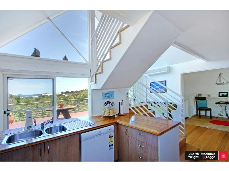 35 Dolphin Drv, Smiths Beach VIC 3922