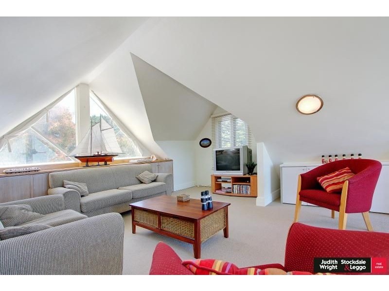 35 Dolphin Drv, Smiths Beach VIC 3922