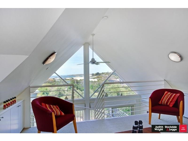 35 Dolphin Drv, Smiths Beach VIC 3922