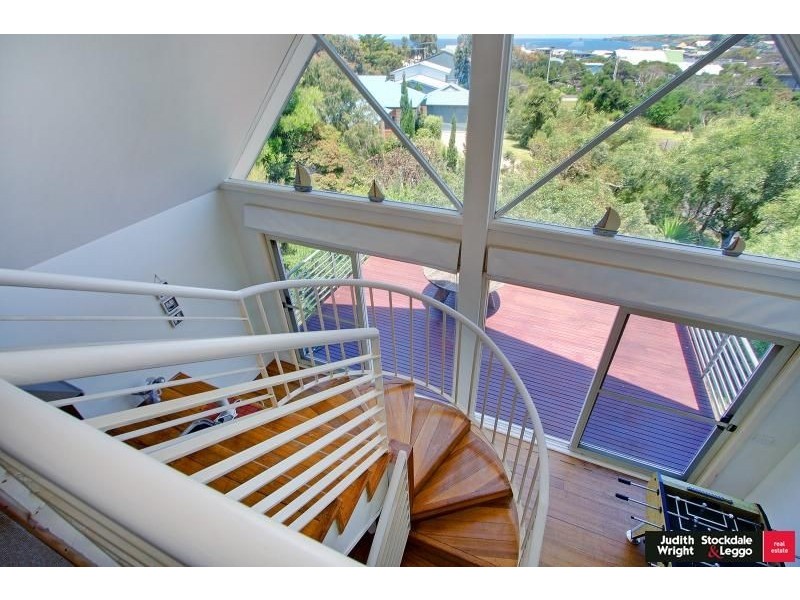 35 Dolphin Drv, Smiths Beach VIC 3922