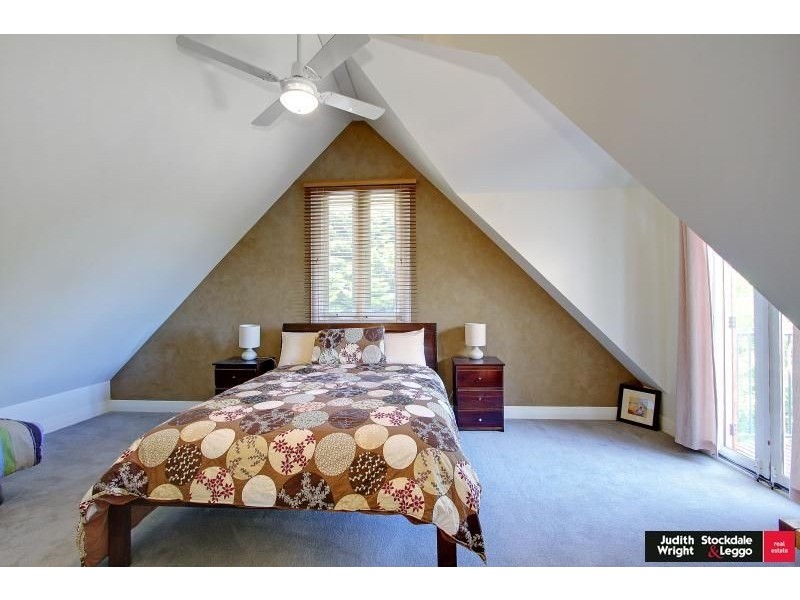 35 Dolphin Drv, Smiths Beach VIC 3922