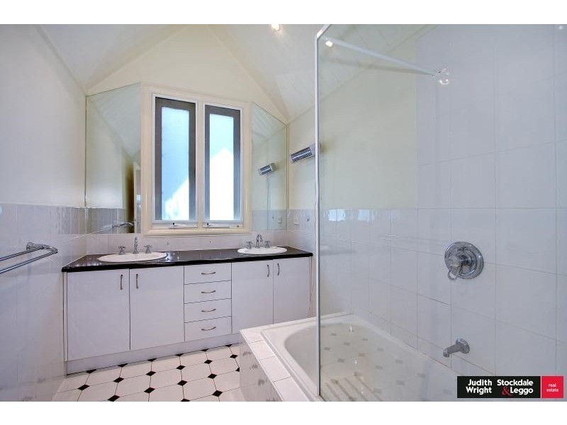 35 Dolphin Drv, Smiths Beach VIC 3922