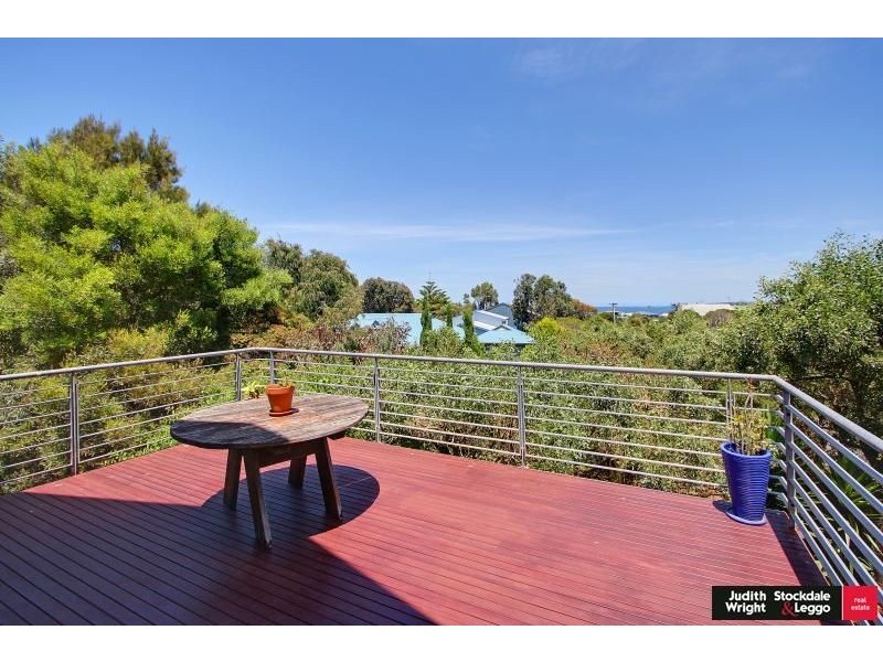 35 Dolphin Drv, Smiths Beach VIC 3922