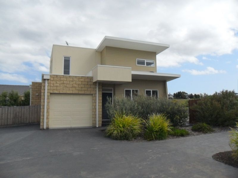 4/2 Kate Court, Cowes VIC 3922