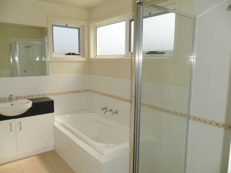 4/2 Kate Court, Cowes VIC 3922