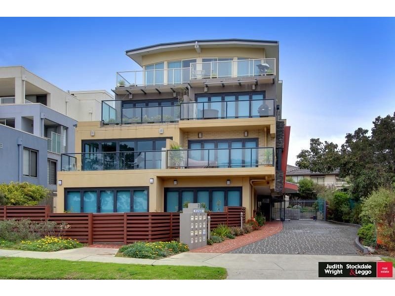 2/21 The Esplanade, Cowes VIC 3922