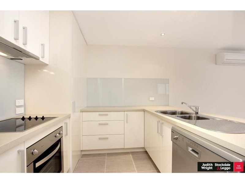 2/21 The Esplanade, Cowes VIC 3922