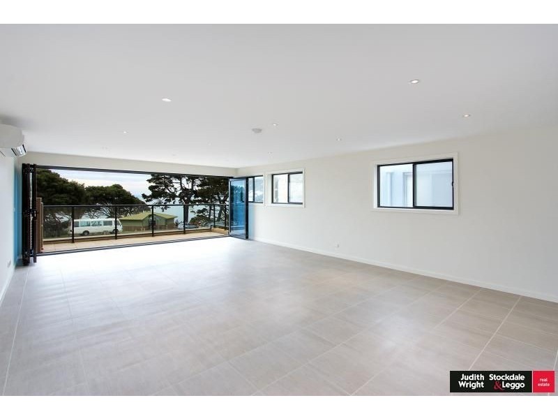 2/21 The Esplanade, Cowes VIC 3922