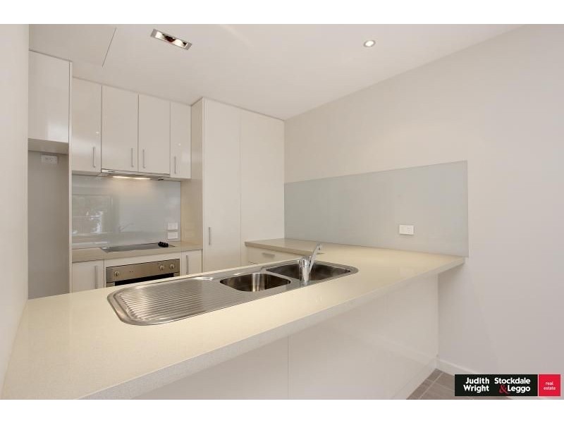 2/21 The Esplanade, Cowes VIC 3922