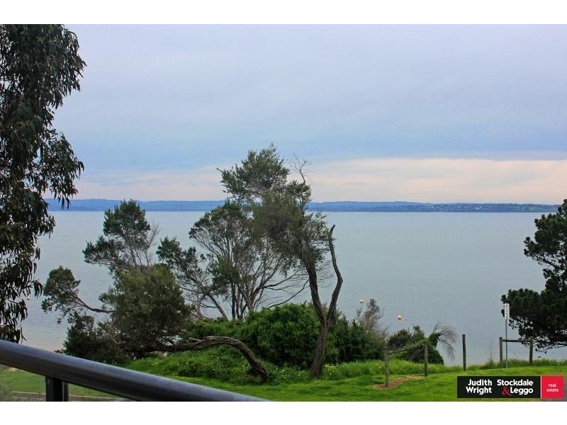2/21 The Esplanade, Cowes VIC 3922