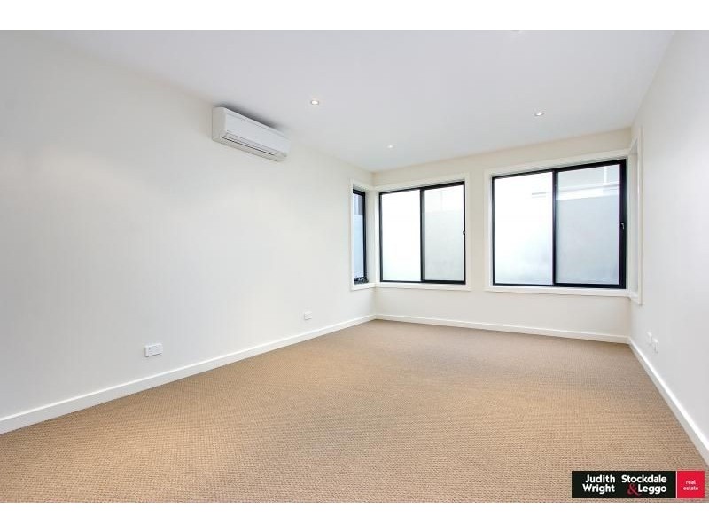 2/21 The Esplanade, Cowes VIC 3922