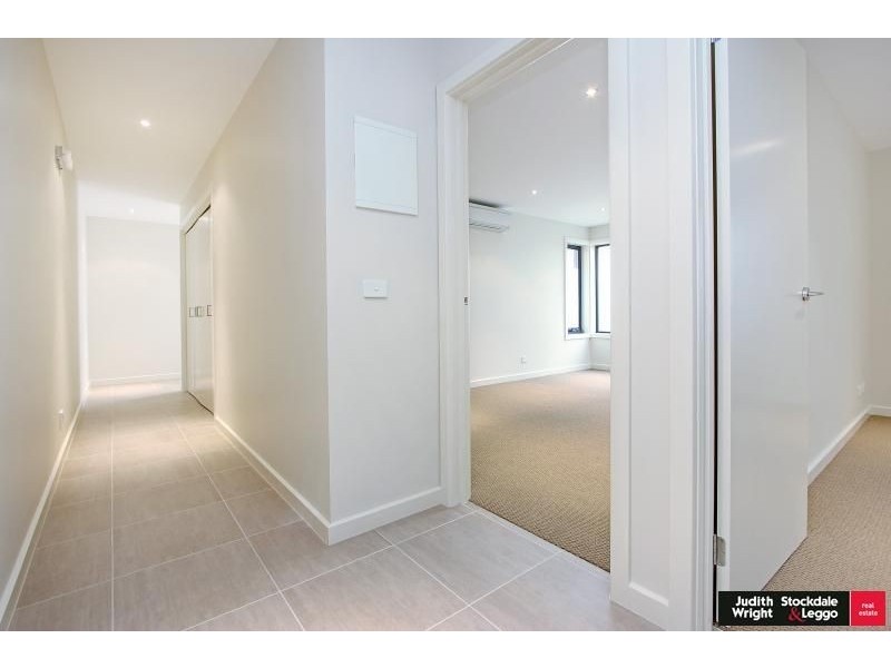 2/21 The Esplanade, Cowes VIC 3922