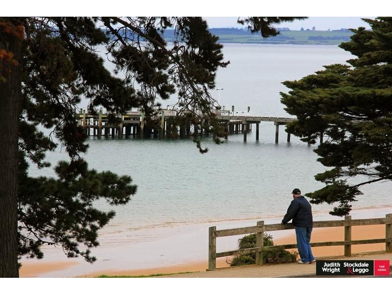 2/21 The Esplanade, Cowes VIC 3922