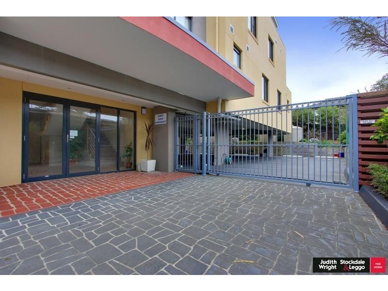 2/21 The Esplanade, Cowes VIC 3922