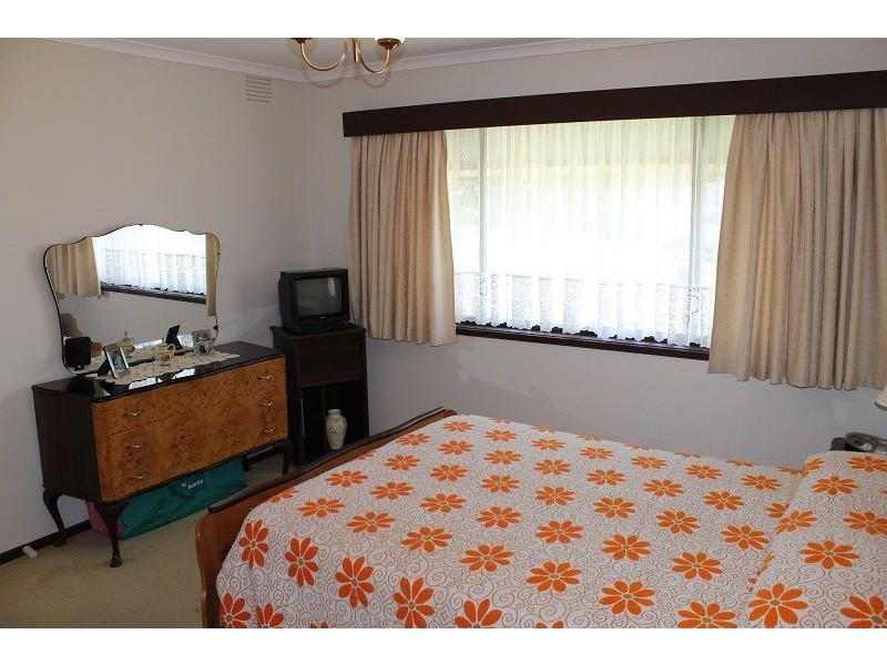 12 Lawrence Street, Cowes VIC 3922