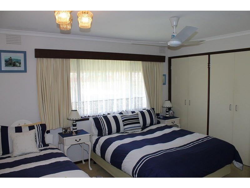 12 Lawrence Street, Cowes VIC 3922