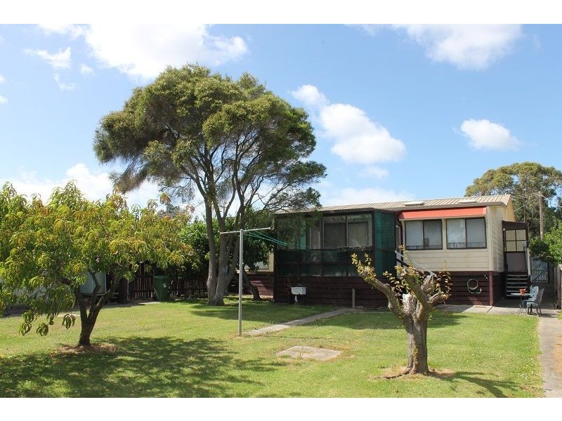 12 Lawrence Street, Cowes VIC 3922