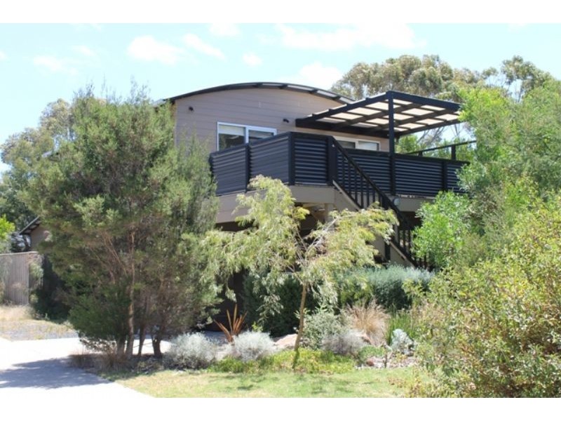 1/10 – 12 Medina Road, Cowes VIC 3922