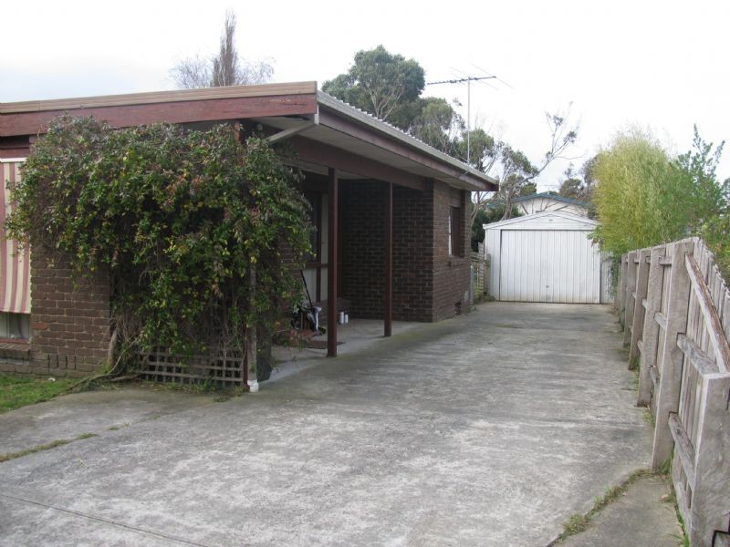 33 Birdwood Avenue, Cowes VIC 3922