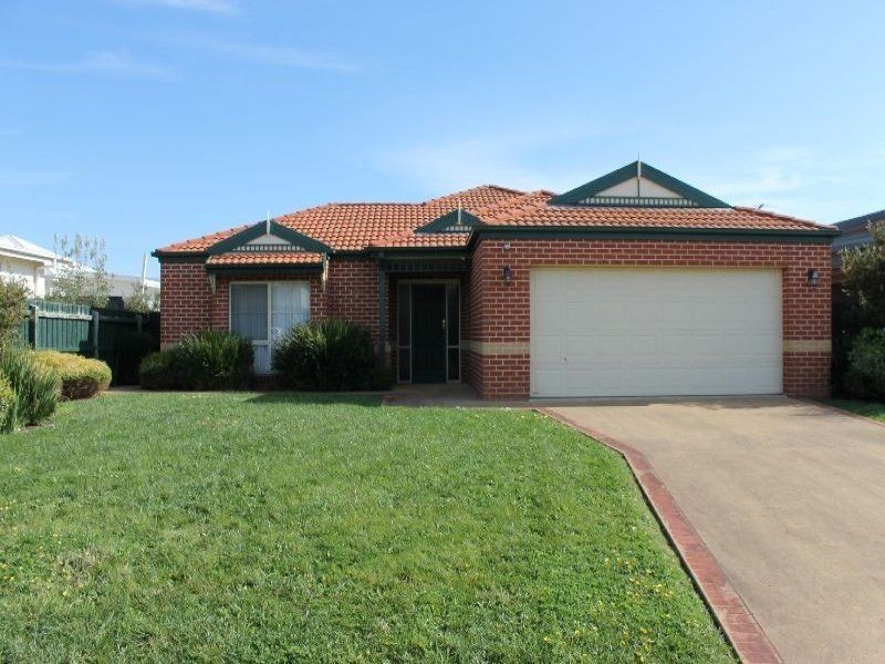 27 Katherine Circuit, Cowes VIC 3922