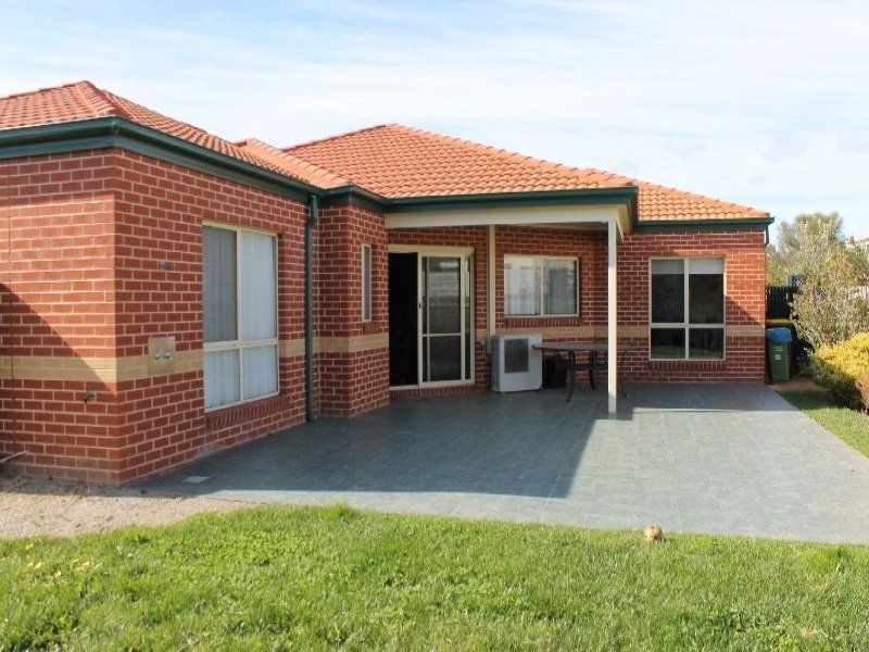 27 Katherine Circuit, Cowes VIC 3922