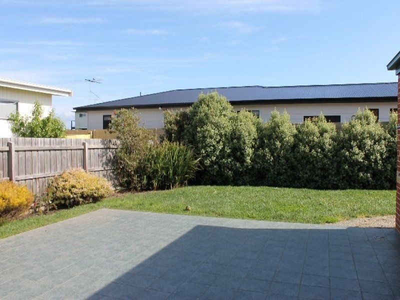 27 Katherine Circuit, Cowes VIC 3922