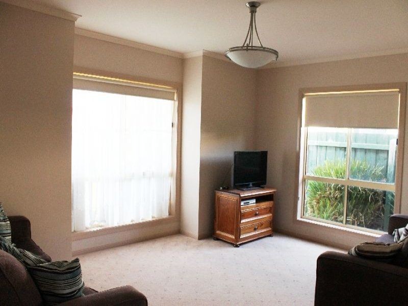 27 Katherine Circuit, Cowes VIC 3922
