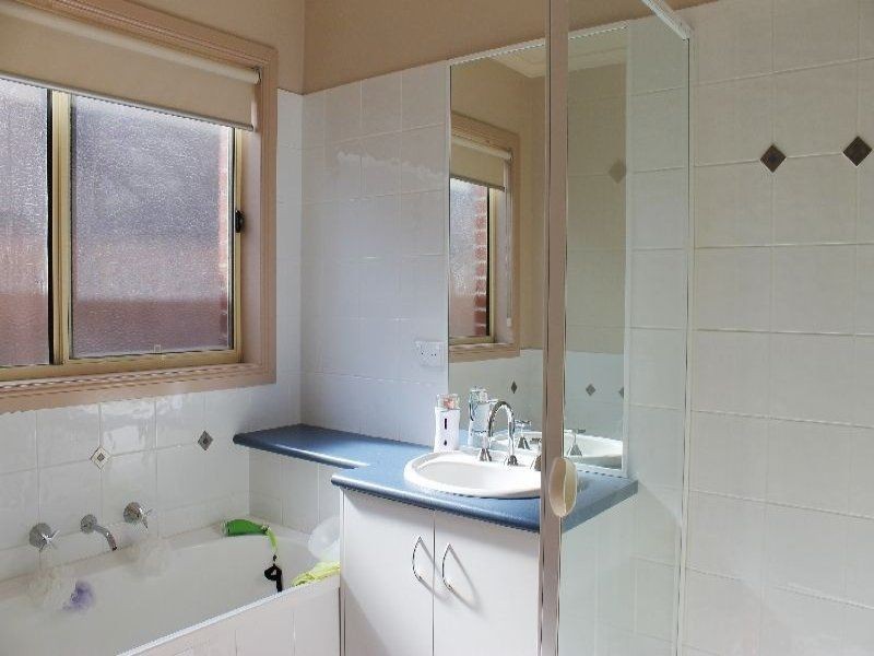 27 Katherine Circuit, Cowes VIC 3922