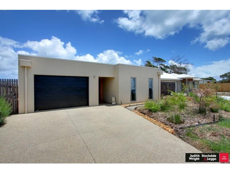 3 Cove Place, Cowes VIC 3922