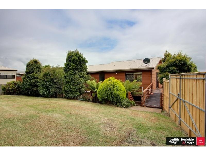 7 Bonwick Avenue, San Remo VIC 3925
