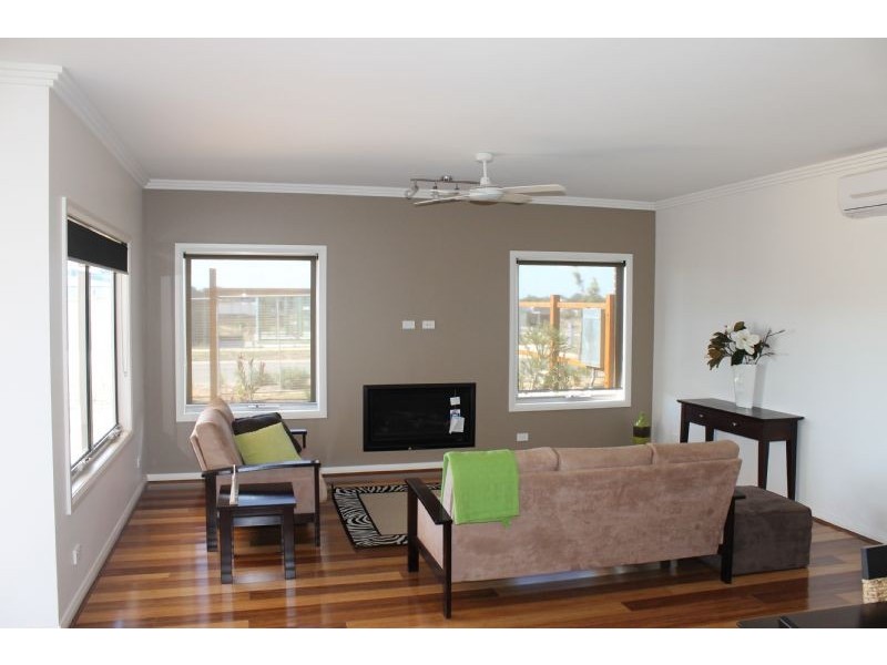 44 Boardwalk Blvd, Cowes VIC 3922