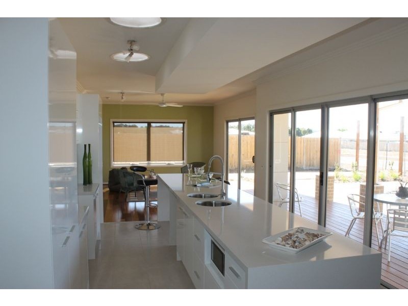 44 Boardwalk Blvd, Cowes VIC 3922