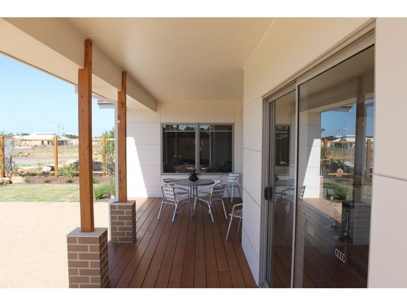 44 Boardwalk Blvd, Cowes VIC 3922