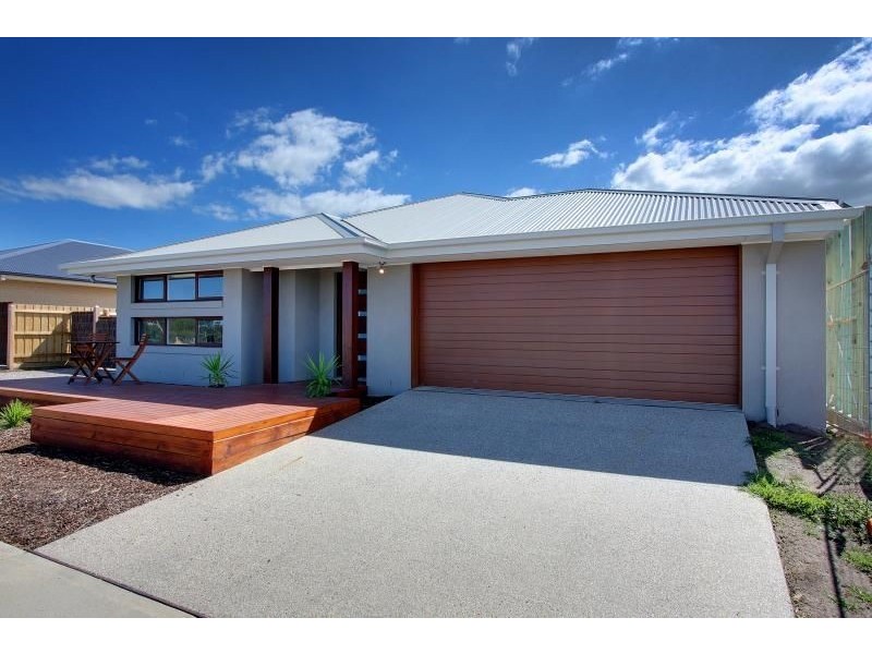 8 Malabar Court, Cowes VIC 3922