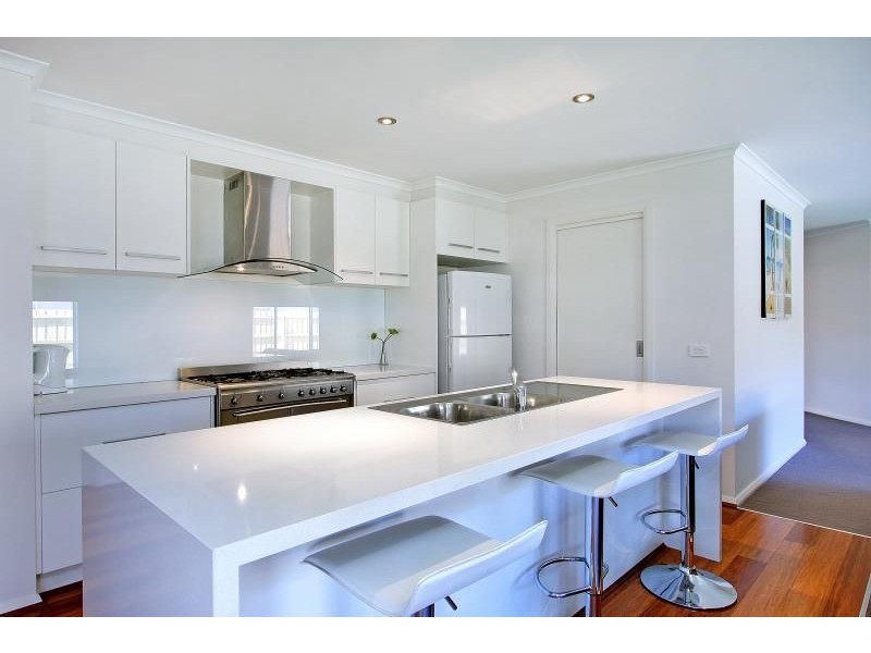 8 Malabar Court, Cowes VIC 3922