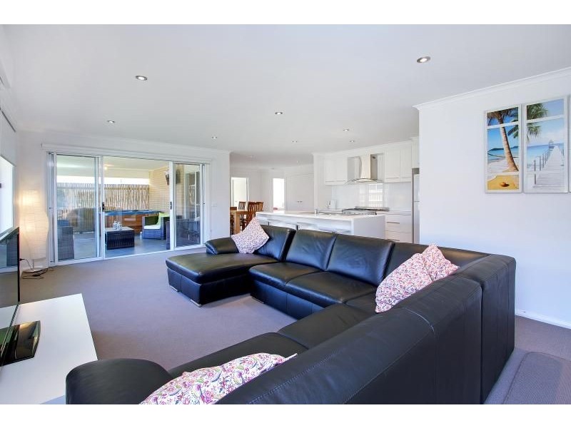 8 Malabar Court, Cowes VIC 3922