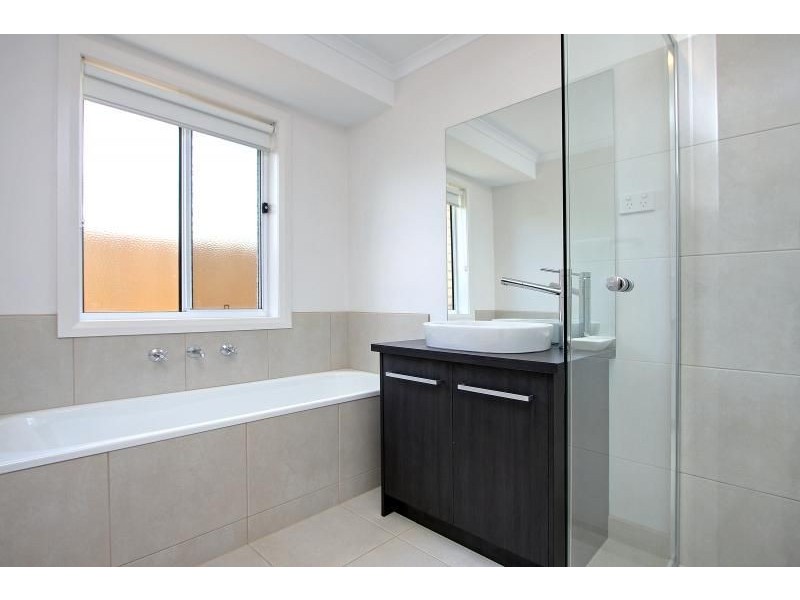 8 Malabar Court, Cowes VIC 3922