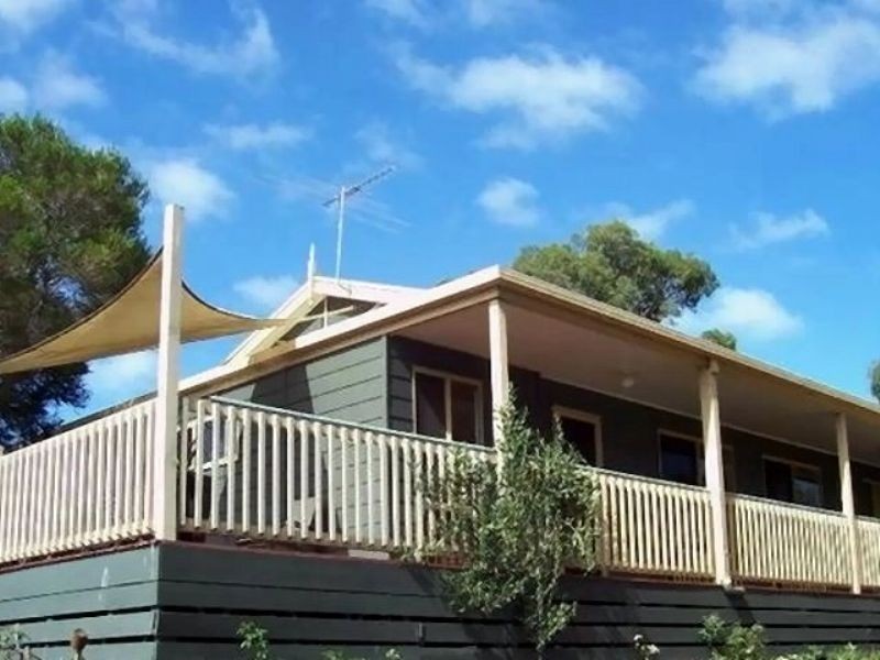 2 Endeavour Court, Cowes VIC 3922