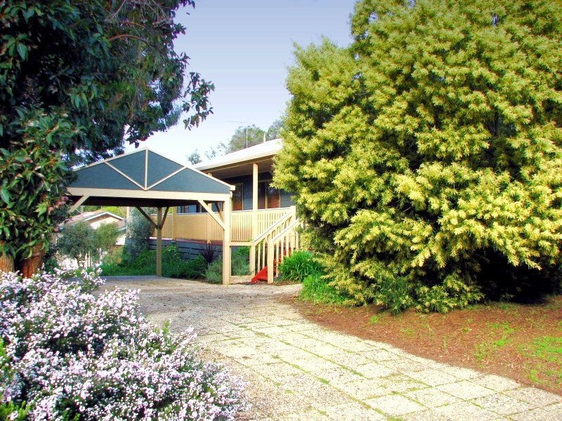 2 Endeavour Court, Cowes VIC 3922