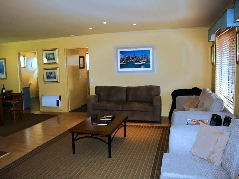 2 Endeavour Court, Cowes VIC 3922