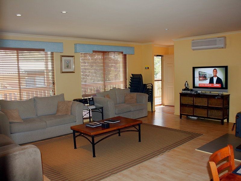 2 Endeavour Court, Cowes VIC 3922