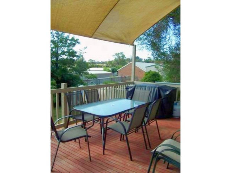 2 Endeavour Court, Cowes VIC 3922