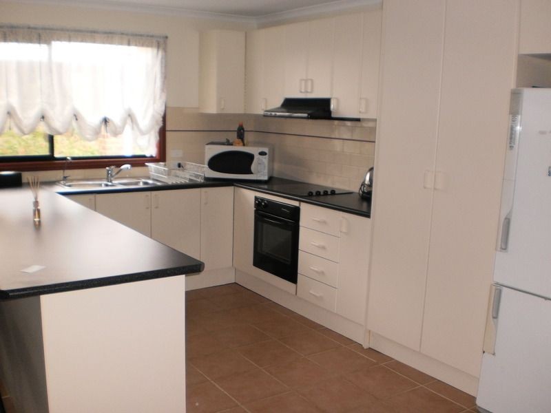 10 Scenic Avenue, Cowes VIC 3922
