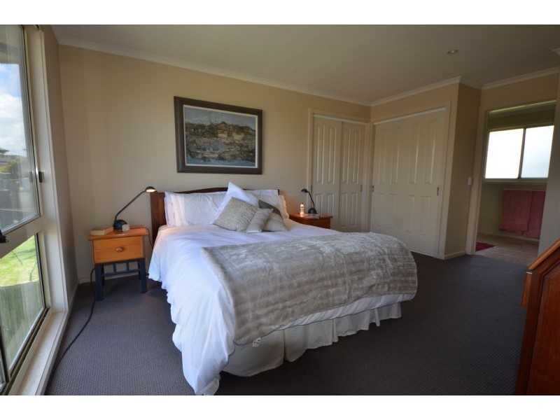 3/2A Oceanview Drive, San Remo VIC 3925