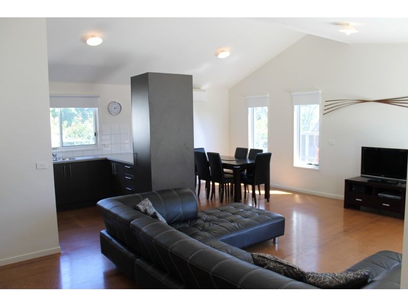 1A Roydon Rd, Cowes VIC 3922