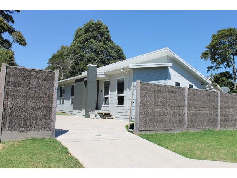 1A Roydon Rd, Cowes VIC 3922