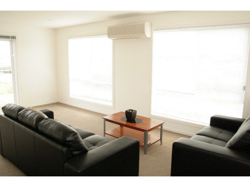 6 Matthew Court, Cowes VIC 3922